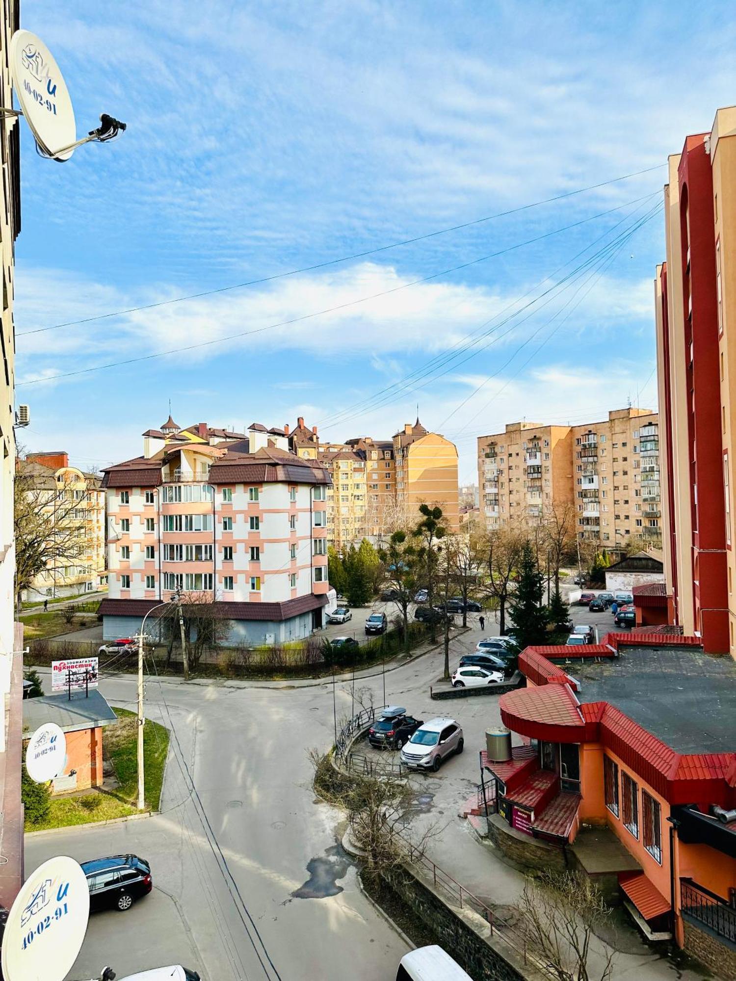 Apartments With A Coffee Machine In The City Center, Near A Park And Zlata Plaza Riwne Exterior foto