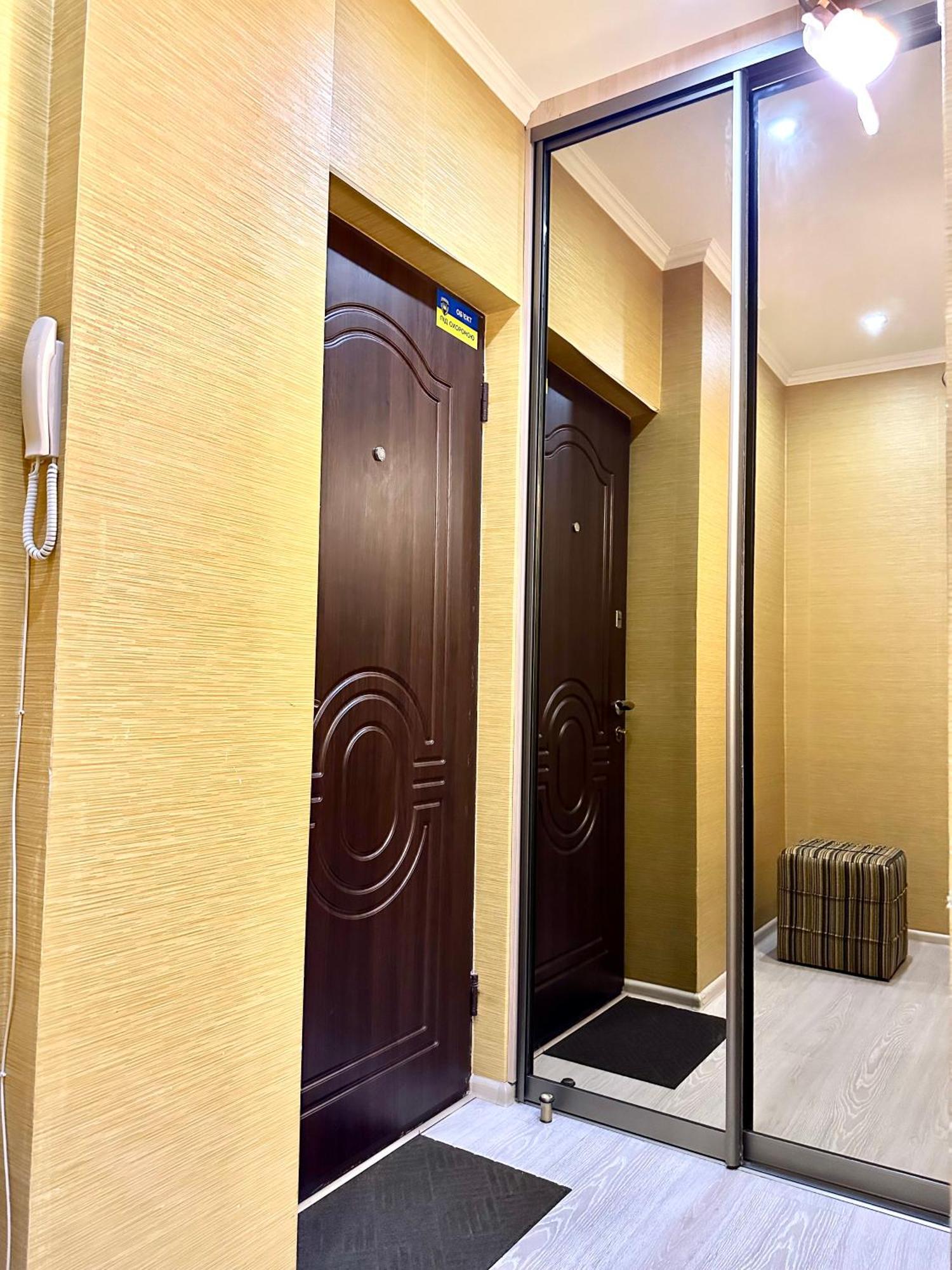 Apartments With A Coffee Machine In The City Center, Near A Park And Zlata Plaza Riwne Exterior foto